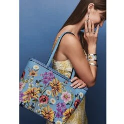 Everly Tote -Style Haven Shop everly tote multi 3