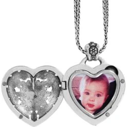 Style Haven Shop -Style Haven Shop floral heart locket necklace silver 1 677c9a94 a043 4a37 8989 7bb7f38e6bd6