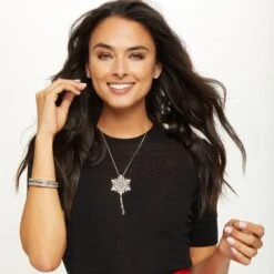 Iceblink Snowflake Necklace 9 Iceblink Snowflake Necklace -Style Haven Shop iceblink snowflake necklace silver 3 60f4f266 045f 4ebd 9b2e 1f0d92ccd600