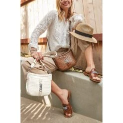 Kyla Shoulderbag -Style Haven Shop kyla shoulderbag white 3 267a2e5a 93c6 4b7c ad28 9b86a0f3fce3